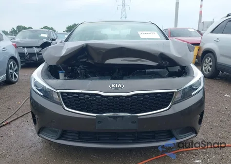 2018 Kia Forte Lx z USA, uszkodzony, nr VIN 3KPFK4A72JE224273